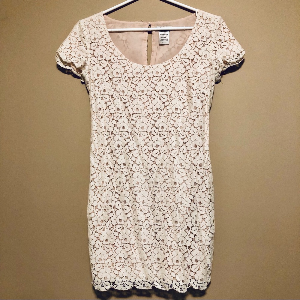 ARITZIA TALILA lace scallop hem dress